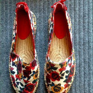 Vera Bradley rose Espadrilles- NEW